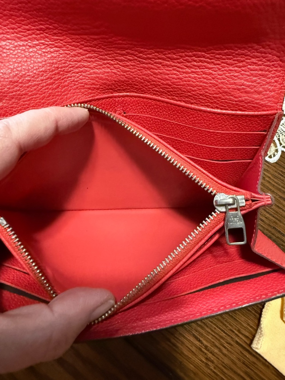 Louis Vuitton Rose Pink Sarah Wallet in Pebbled Leather - Picture 7 of 10